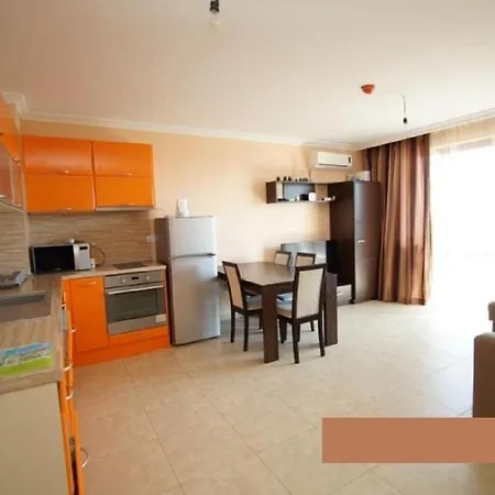 Kentavar, 2-х комнатные с видом на море, есть кухня, детская кроватка Apartamento